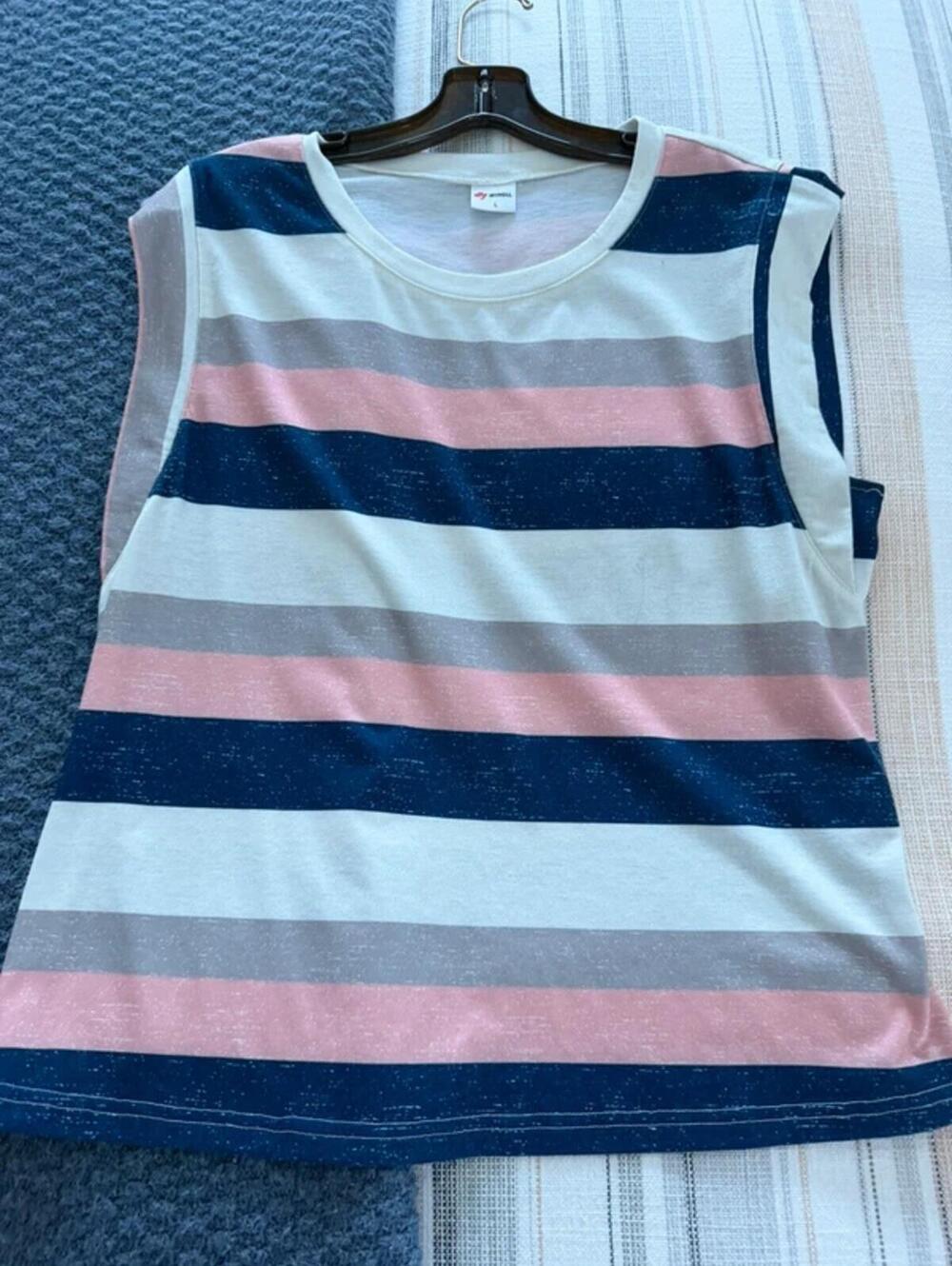 Wimoll women’s top size large